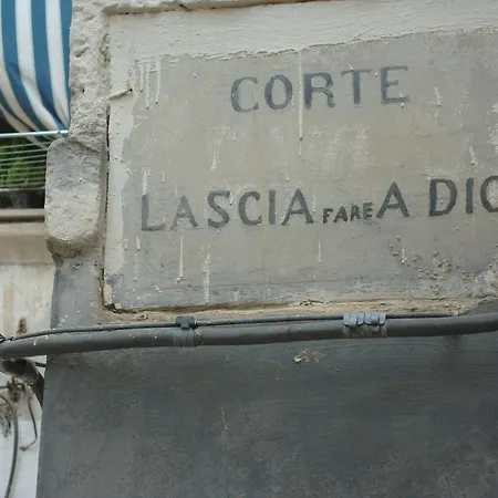 Le Nicchie باري